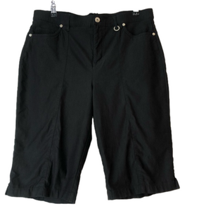 Simon Chang Knee Length Shorts/Womens/Size 14